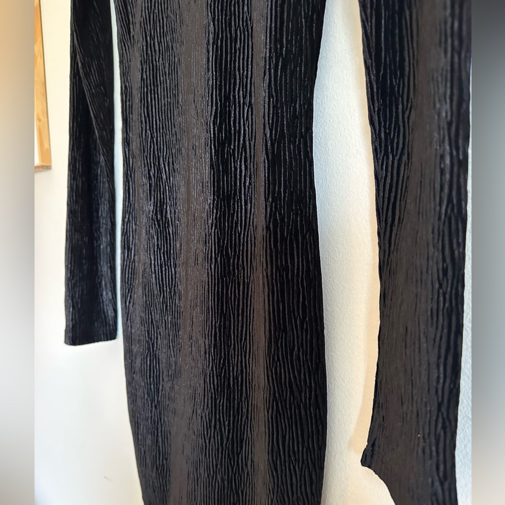 H&M BLACK DRESS - Picture 2 of 4
